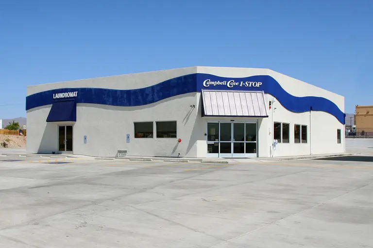 Campbells Cove Store