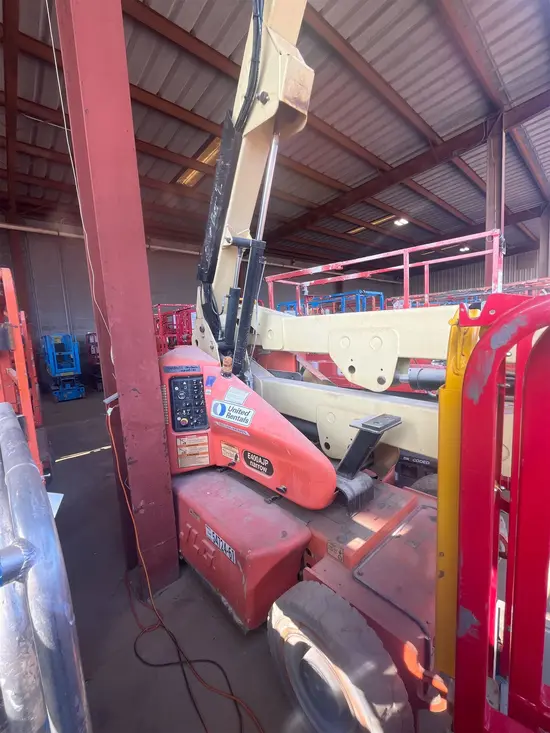 2012 JLG E400AJPN Articulating Boom Lift