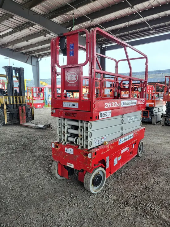 2017 MEC 2632SE Scissor Lift