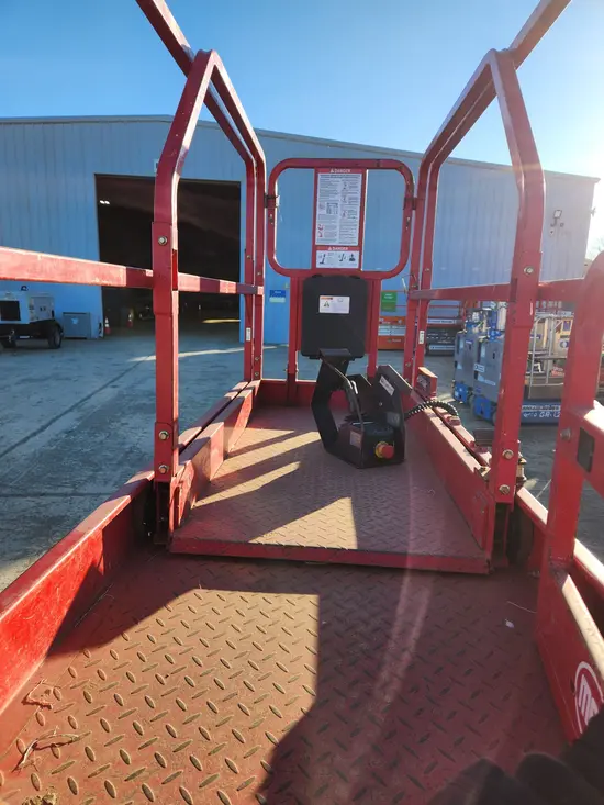 2019 MEC 2632SE Scissor Lift