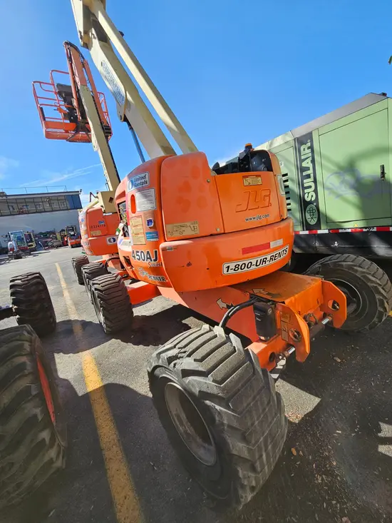 2015 JLG 450AJ Articulating Boom Lift