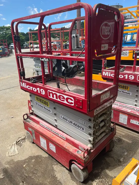 2018 MEC MICRO 19 Scissor Lift