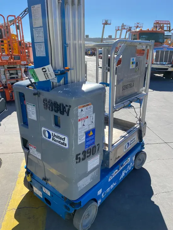 2017 Genie GR-20 Self-Propelled One-Person Lift