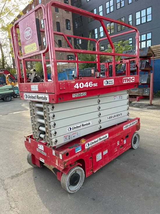 2017 MEC 4046SE Scissor Lift