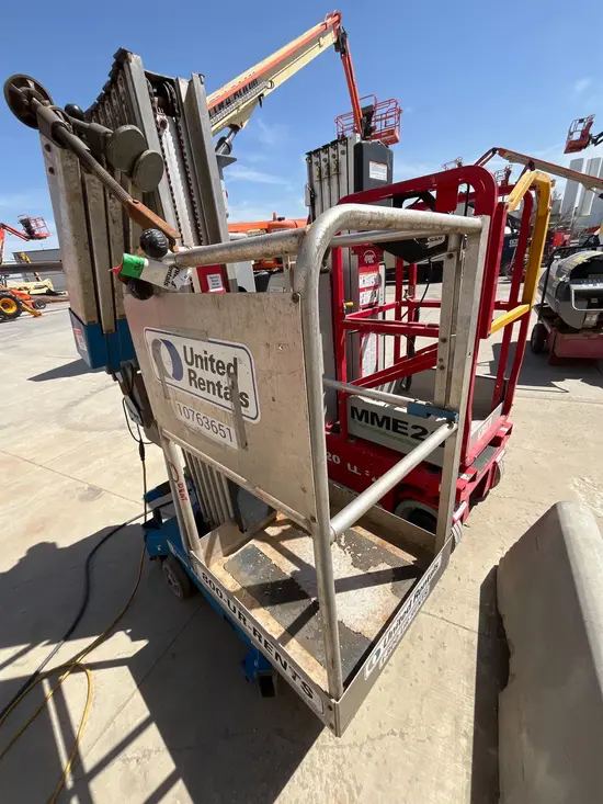 2018 Genie AWP-30SDC Pusharound Lift