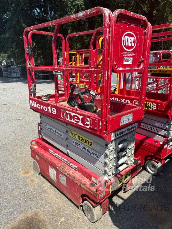 2018 MEC MICRO 19 Scissor Lift