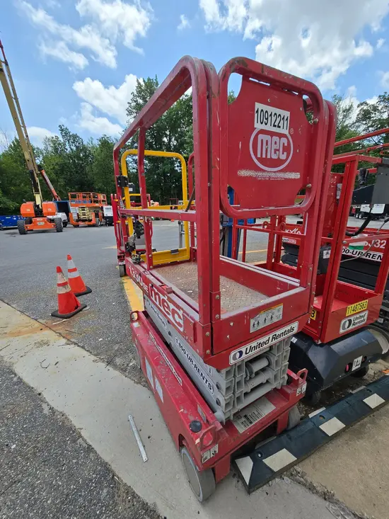 2019 MEC 1330SE Scissor Lift