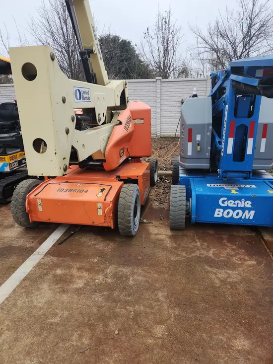 2015 JLG E400AJPN Articulating Boom Lift