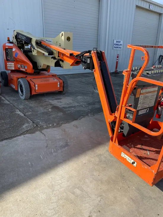 2015 JLG E400AJPN Articulating Boom Lift