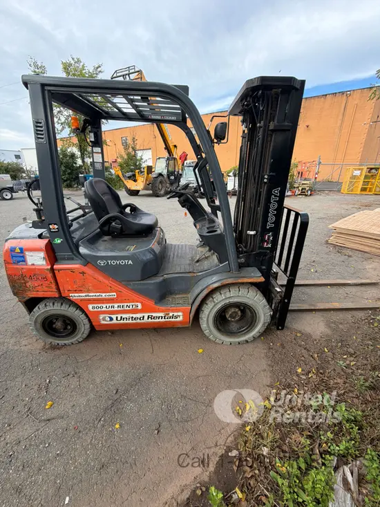 2019 Toyota 8FGU25 Warehouse Forklift