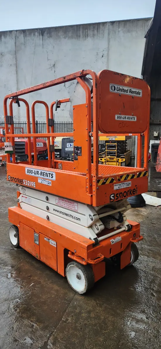 2018 Snorkel S3219E Scissor Lift