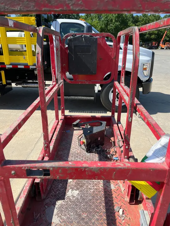 2019 MEC 1330SE Scissor Lift