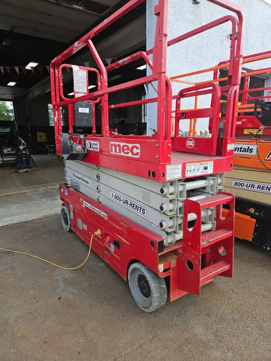 2018 MEC 2632SE Scissor Lift