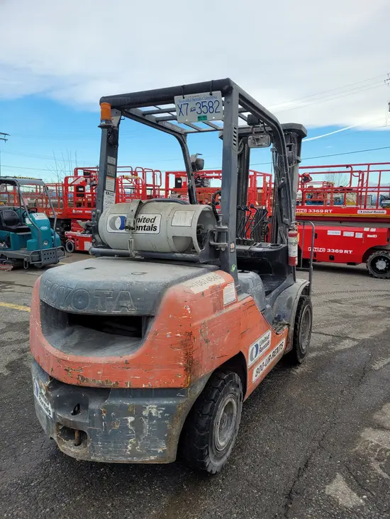 2017 Toyota 8FGU30 Forklift