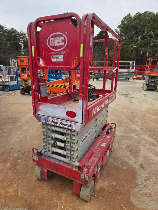 2018 MEC MICRO 19 Scissor Lift