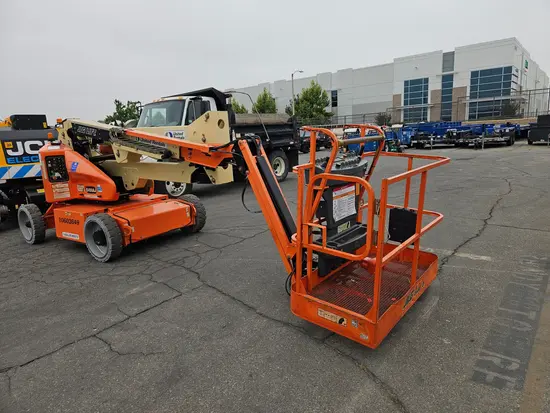 2017 JLG E450AJ Articulating Boom Lift
