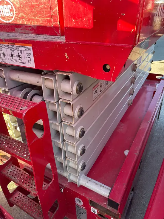 2017 MEC 4046SE Scissor Lift