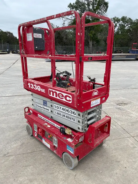 2018 MEC 1330SE Scissor Lift