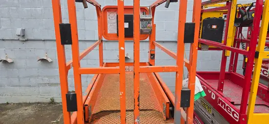 2018 Snorkel S3219E Scissor Lift