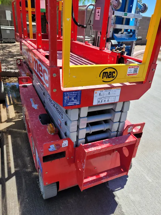 2022 MEC MICRO 19 Scissor Lift