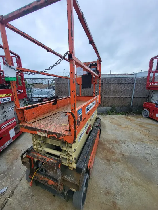 2018 JLG 1932R Scissor Lift