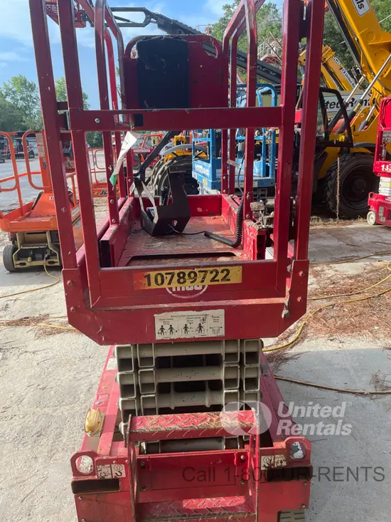 2018 MEC MICRO 19 Scissor Lift