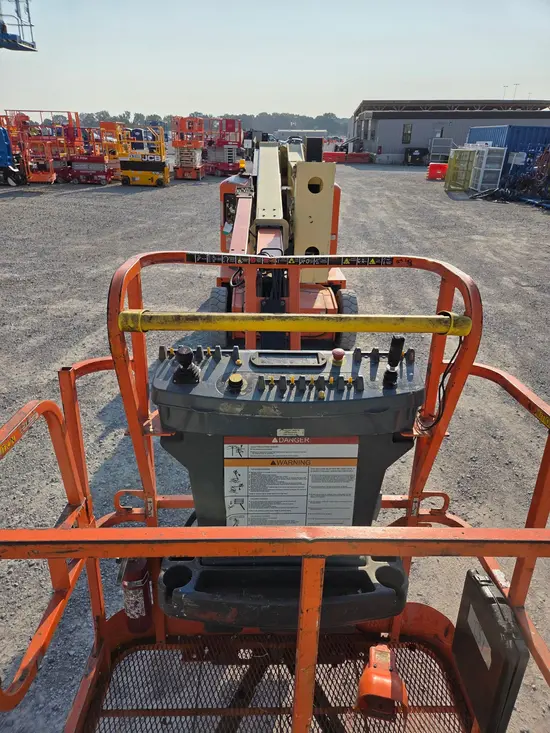 2018 JLG E400AJPN Articulating Boom Lift