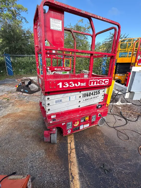 2017 MEC 1330SE Scissor Lift