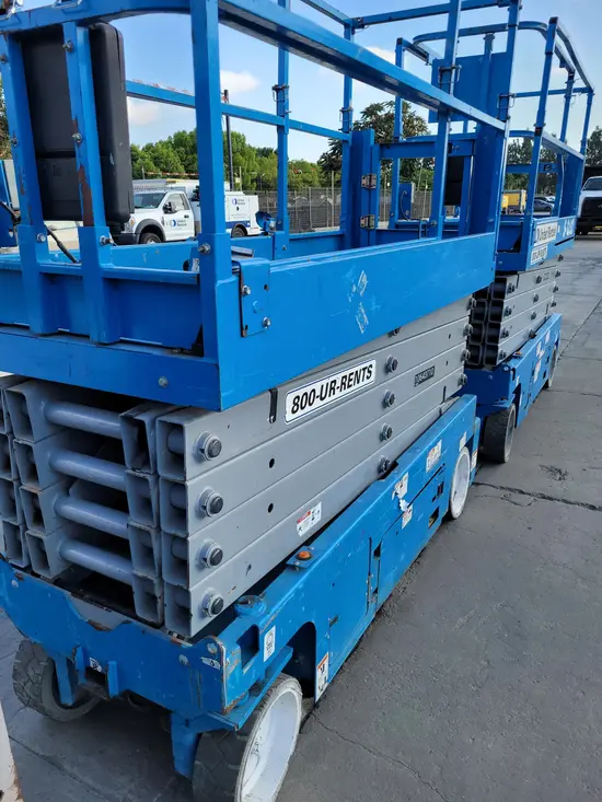 2017 Genie GS-3232 Scissor Lift