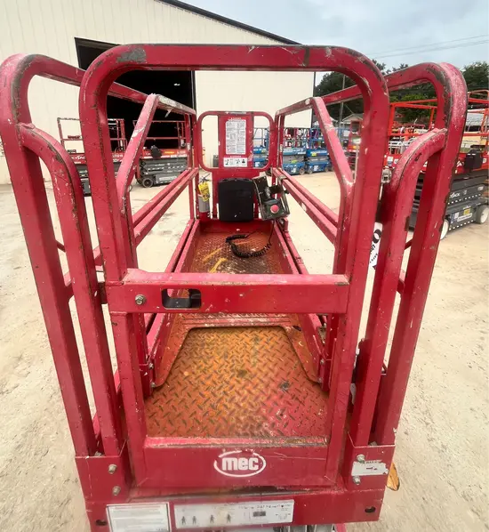 2019 MEC 1930SE Scissor Lift