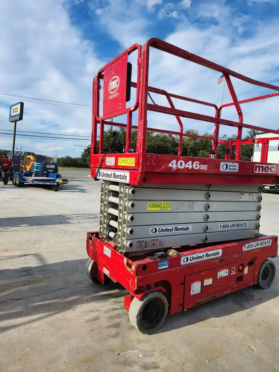 2017 MEC 4046SE Scissor Lift