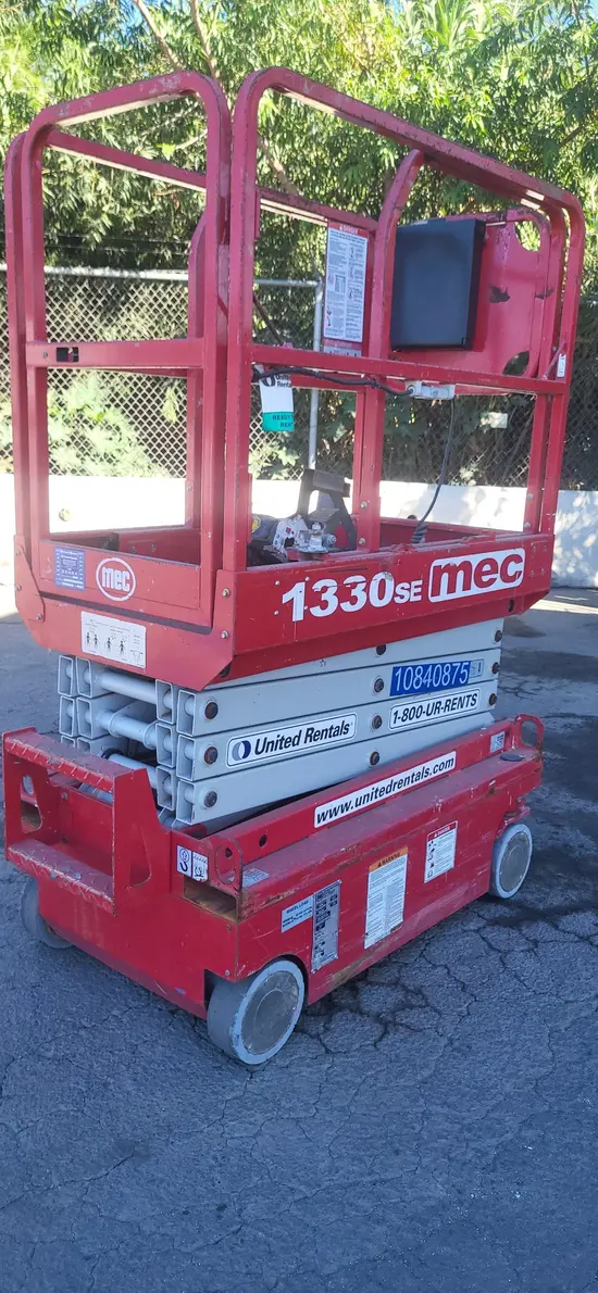 2018 MEC 1330SE Scissor Lift