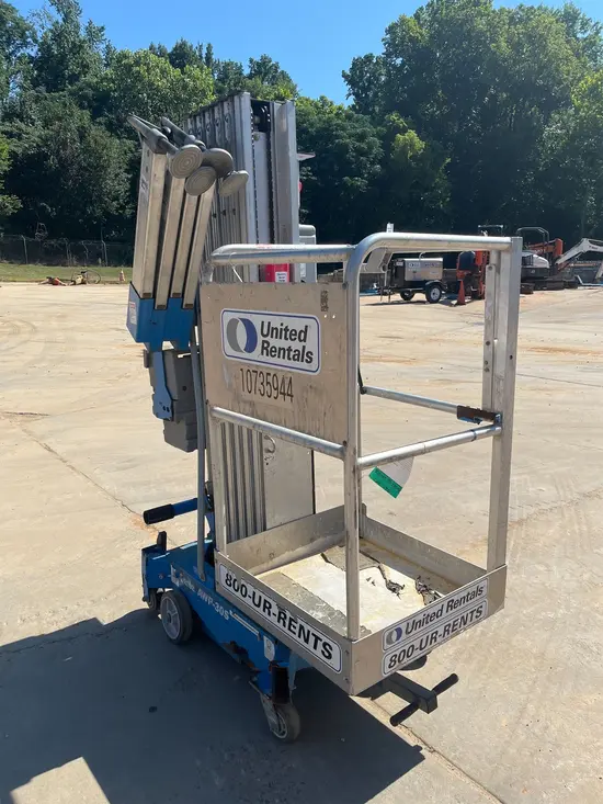 2018 Genie AWP-30SDC Pusharound Lift