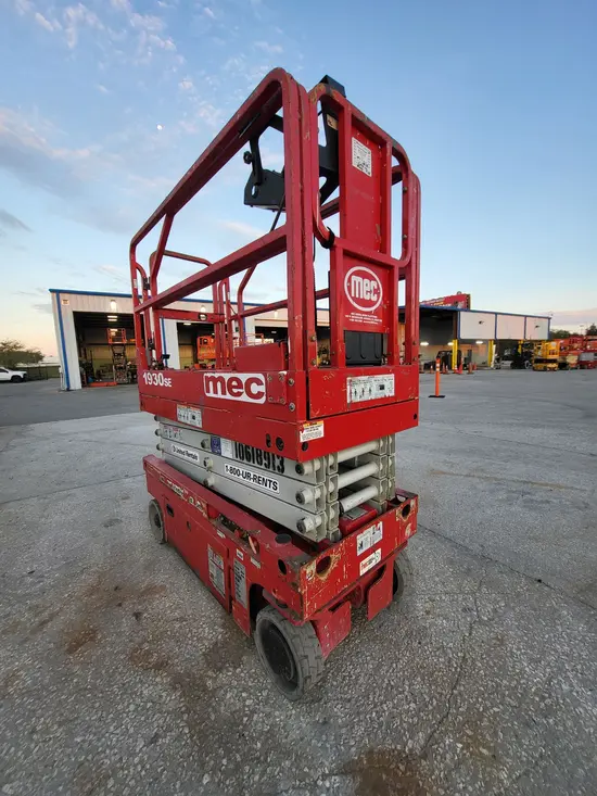 2017 MEC 1930SE Scissor Lift