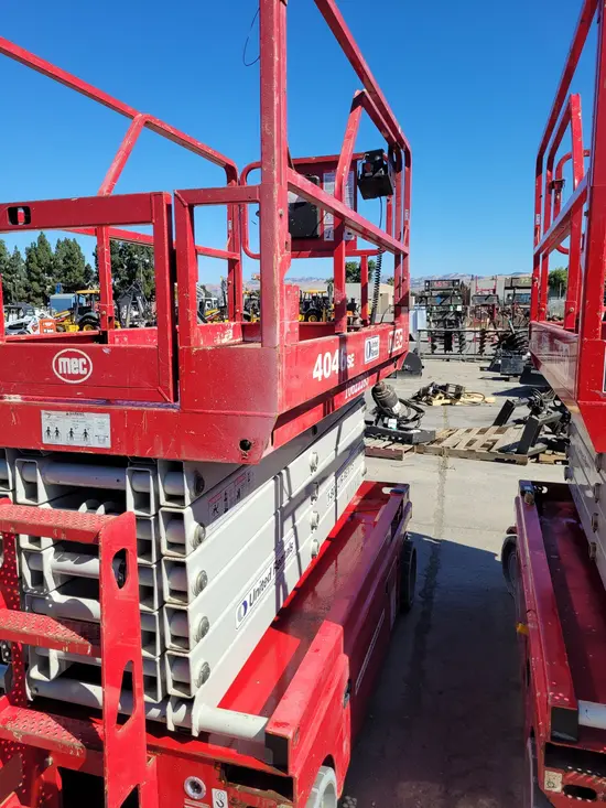 2017 MEC 4046SE Scissor Lift