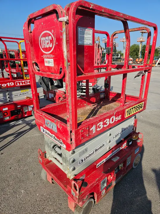 2018 MEC 1330SE Scissor Lift