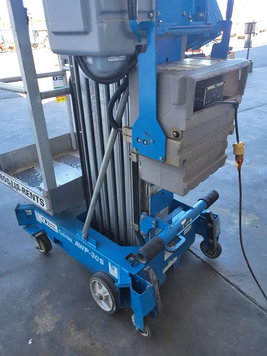 2017 Genie AWP-30SDC Pusharound Lift