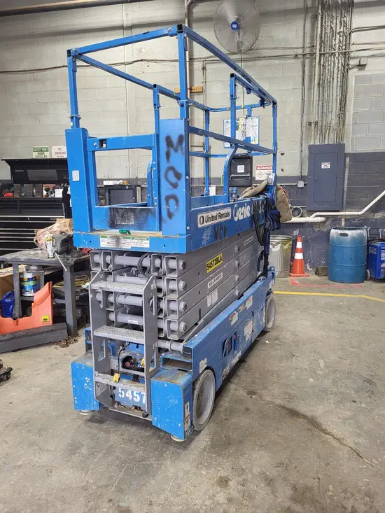 2017 Genie GS-3232 Scissor Lift