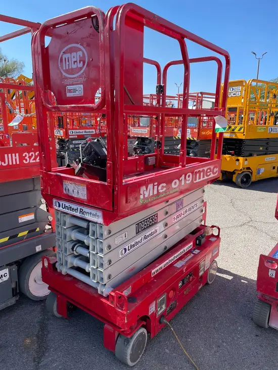 2019 MEC MICRO 19 Scissor Lift