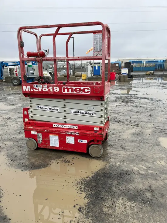 2018 MEC MICRO 19 Scissor Lift