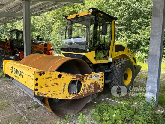 2021 BOMAG BW211D-5 Single Drum Roller