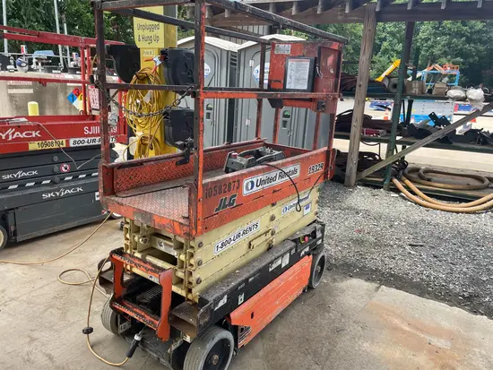 2017 JLG 1932R Scissor Lift