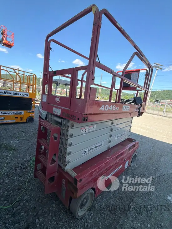 2017 MEC 4046SE Scissor Lift