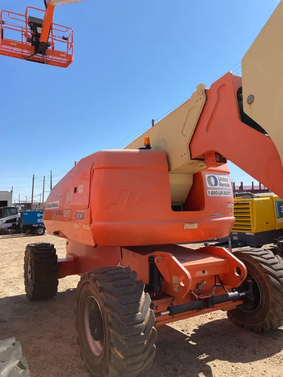2013 JLG 800AJ Articulating Boom Lift
