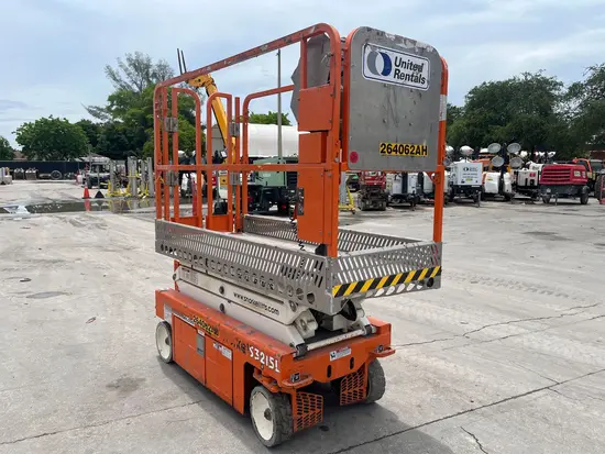 2019 Snorkel S3215L Scissor Lift