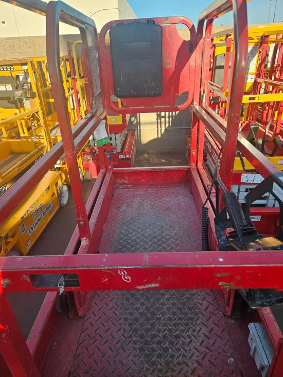 2019 MEC MICRO 19 Scissor Lift