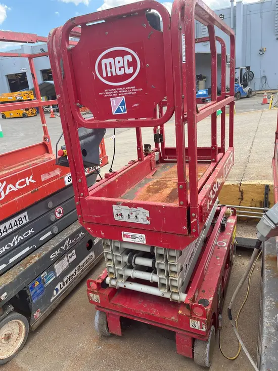 2017 MEC 1330SE Scissor Lift