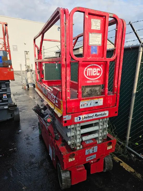 2018 MEC 1930SE Scissor Lift