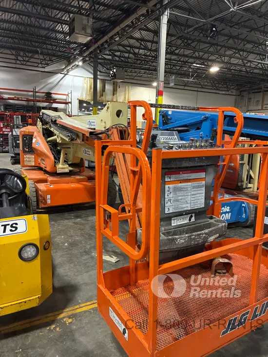 2013 JLG E450AJ Articulating Boom Lift