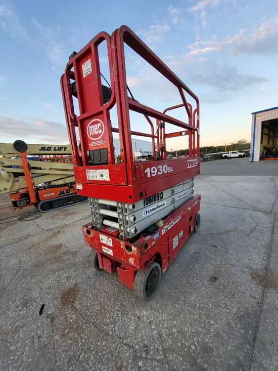 2017 MEC 1930SE Scissor Lift